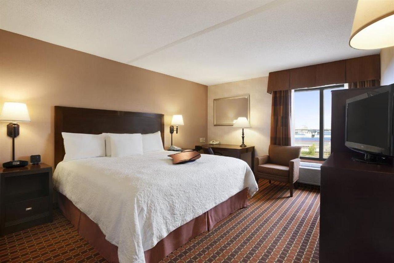 Hampton Inn Cambridge Exterior foto
