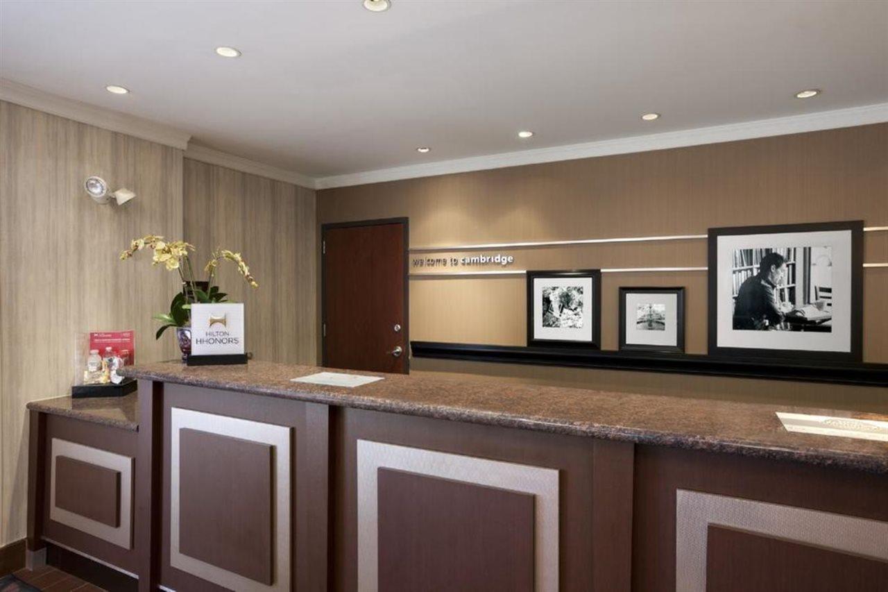 Hampton Inn Cambridge Exterior foto